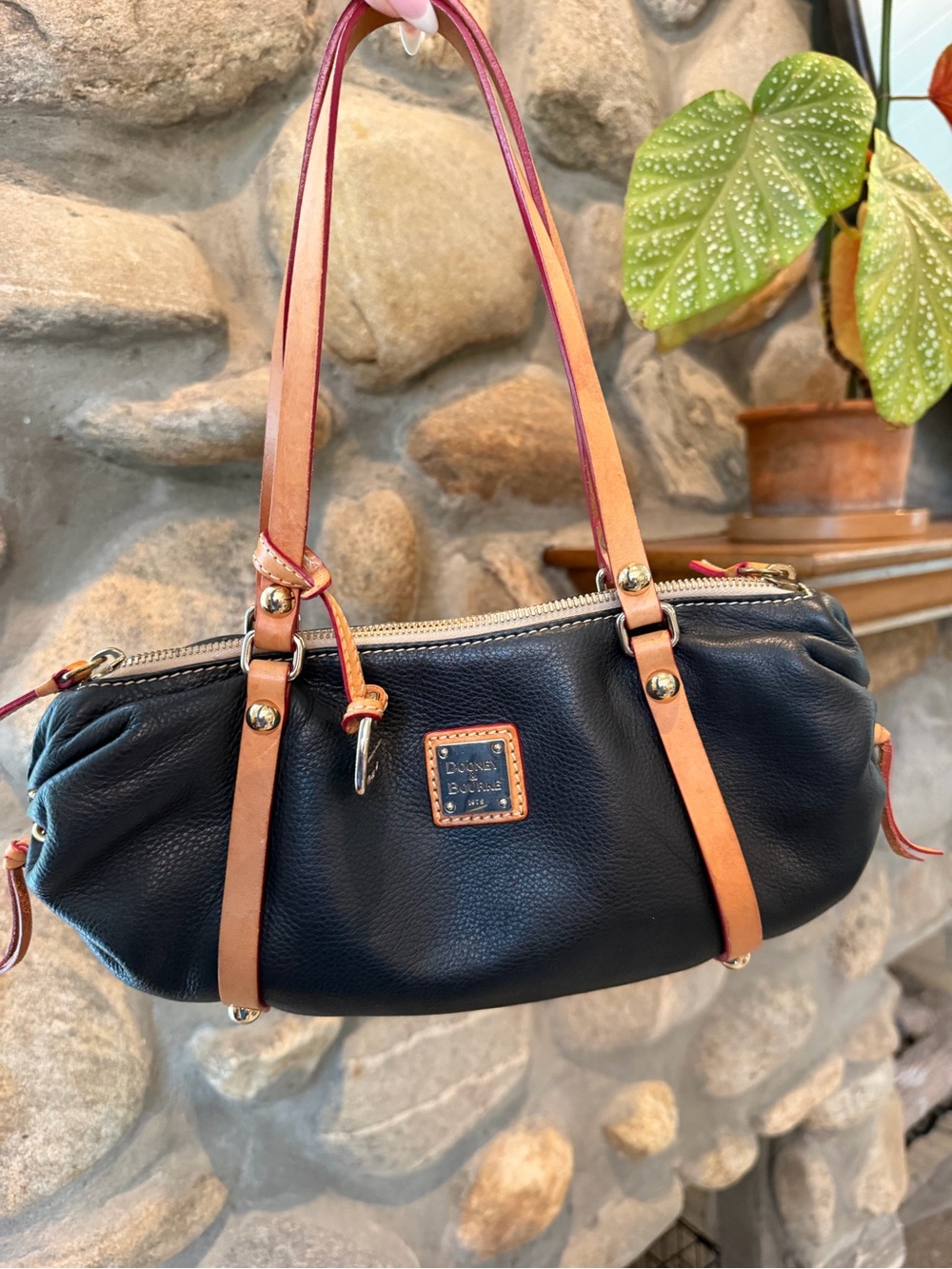 Dooney & Bourke Small Emma barrel bag EUC